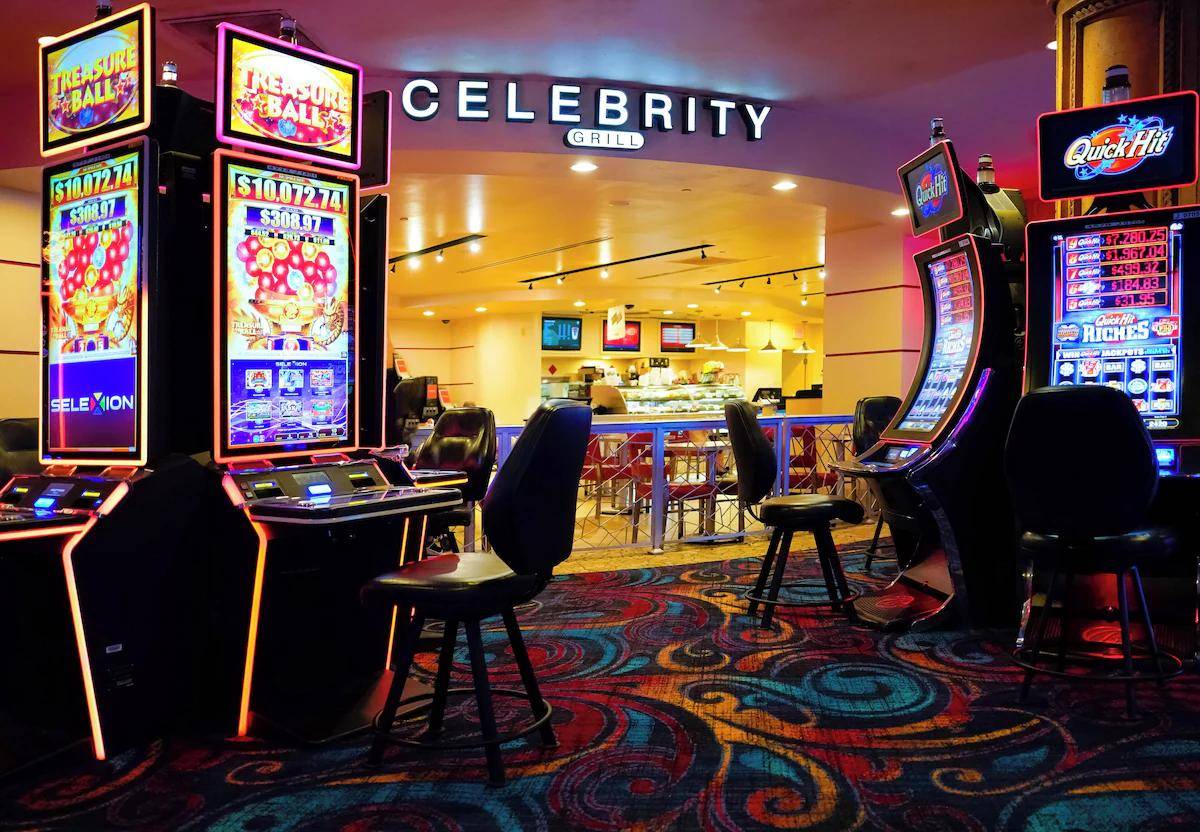 Coastal Oasis Hollywood Casino Gulf Coast